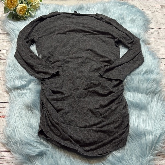 Isabella Oliver Maternity Grey V Neck Quarter Sleeve Top sz 1 - Picture 10 of 10